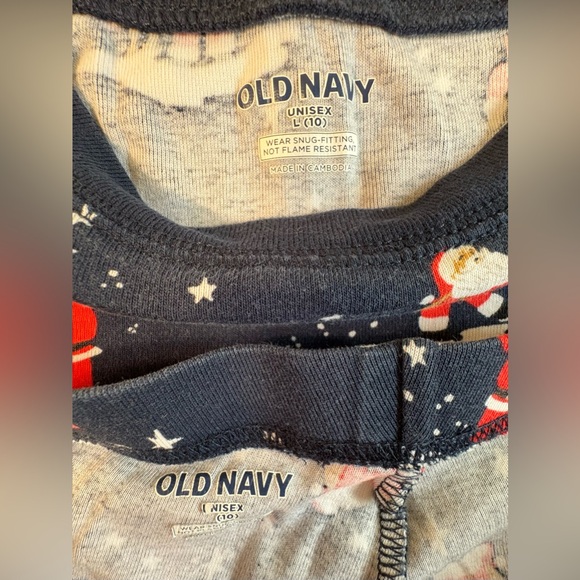 Bundle EUC Tops Button Down & Fleece; 2 GUC Pajamas Cars & Christmas/Santas - Picture 15 of 16